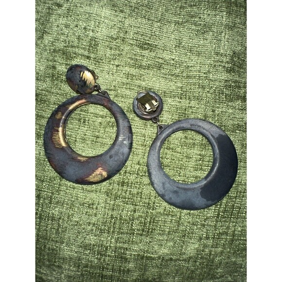 Lot Of 6 Vintage Clip On Earrings Metal Wood Variety Of Styles 1 Pair Are Post - Picture 4 of 15